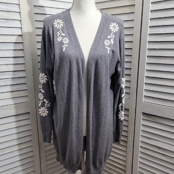 Aaeda Sweaters - Aaeda Gray Open Front Cardigan Floral Embroidered Knit Sweater Size L